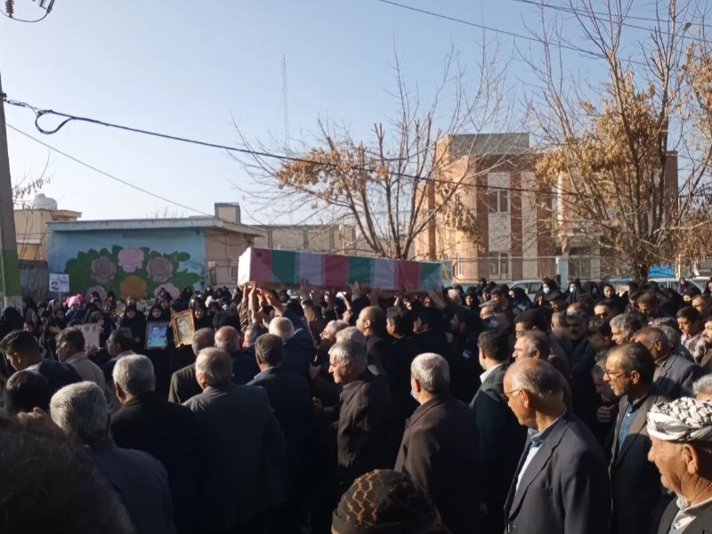 تشییع باشکوه شهید گمنام در حمیل+تصاویر تشییع باشکوه شهید گمنام در حمیل+تصاویر