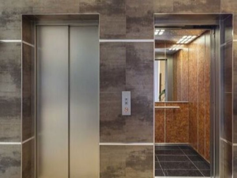 ۶۷۰ کرمانشاهی امسال در آسانسور گیر افتادند ۶۷۰ کرمانشاهی امسال در آسانسور گیر افتادند