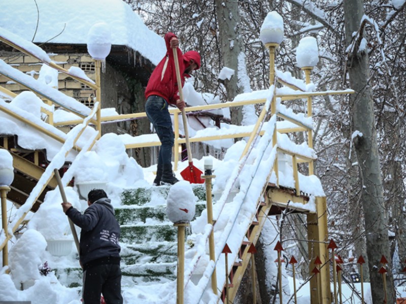 بارش برف و باران در جادههای ۹ استان کشور بارش برف و باران در جادههای ۹ استان کشور