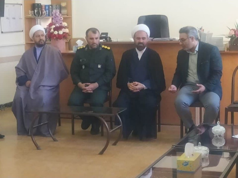 دیدار مسئول دفتر نمایندگی ولی فقیه دراستان کرمانشاه با دادستان ورئیس دادگستری شهرستان اسلام آبادغرب دیدار مسئول دفتر نمایندگی ولی فقیه دراستان کرمانشاه با دادستان ورئیس دادگستری شهرستان اسلام آبادغرب