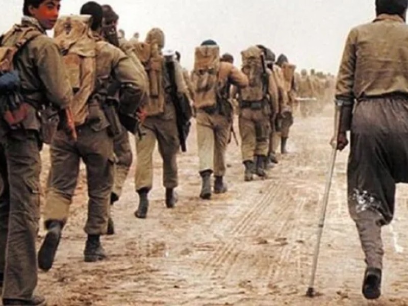 دفاع مقدس مایه سربلندی ایرانیان است دفاع مقدس مایه سربلندی ایرانیان است