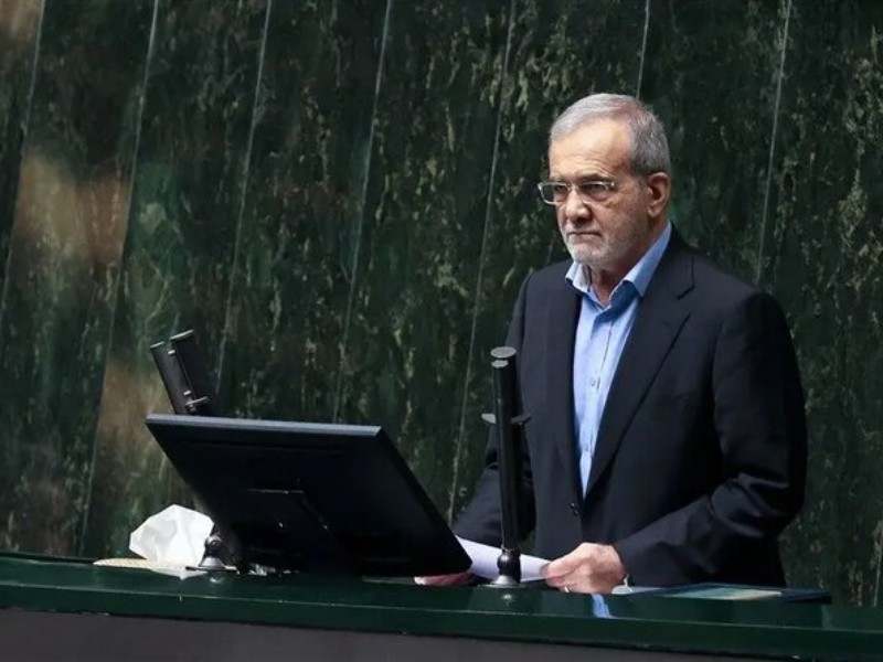 پزشکیان برای دفاع از بودجۀ ۱۴۰۵ به مجلس رفت