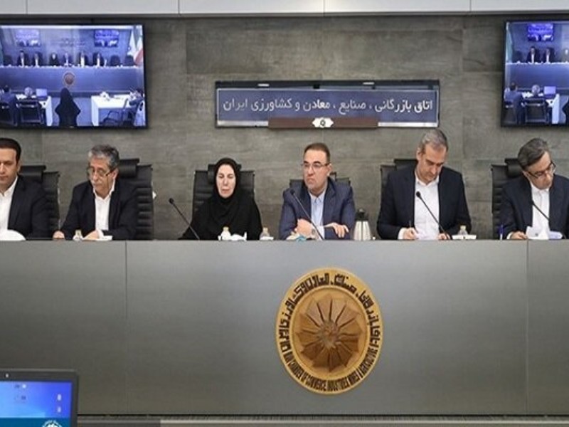 سقف انحصار ارزی بازرگانان ۳۳ درصد تعیین شد سقف انحصار ارزی بازرگانان ۳۳ درصد تعیین شد