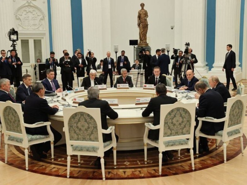 دیدار روسای شرکتکننده در اجلاس نخست وزیران سازمان شانگهای با پوتین دیدار روسای شرکتکننده در اجلاس نخست وزیران سازمان شانگهای با پوتین