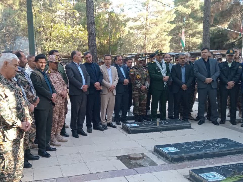 تجدید میثاق با آرمان‌های شهدا در آیین هفته بسیج اسلام‌آبادغرب