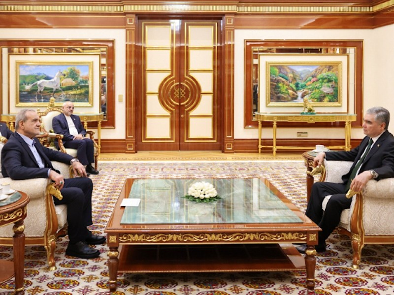 جهان امروز بیش از هر زمان دیگر محتاج شکلگیری اعتماد و صلح میان ملتهاست جهان امروز بیش از هر زمان دیگر محتاج شکلگیری اعتماد و صلح میان ملتهاست