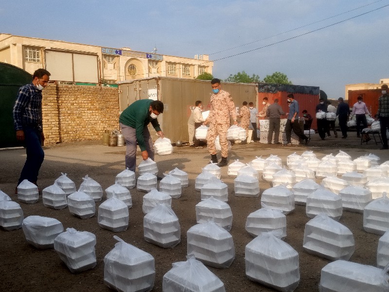 توزیع ۱۰۰۰ پرس غذای گرم افطاری در بین نیازمندان شهرستان اسلام آبادغرب
